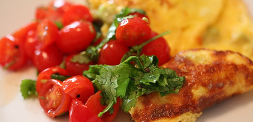 Omeleta s dusenými paradajkami a proteínom