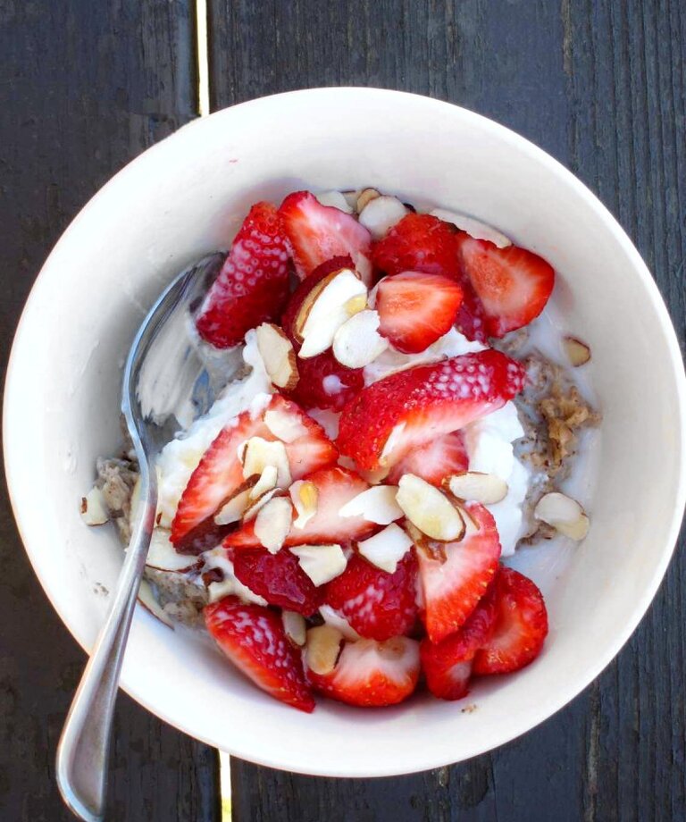 Ovsené vločky s jahodami a proteínom